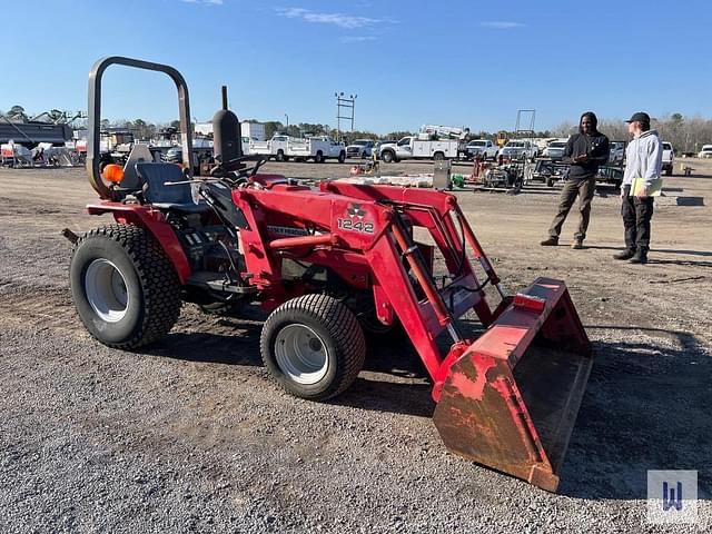 Image of Massey Ferguson 1225 equipment image 3