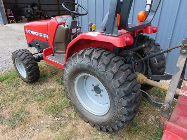 Image of Massey Ferguson 1230 equipment image 3