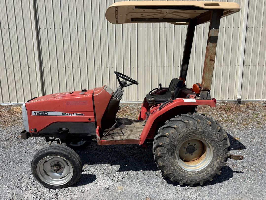 Image of Massey Ferguson 1233 Primary image
