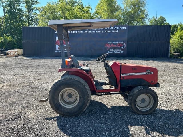 Image of Massey Ferguson 1235 equipment image 4