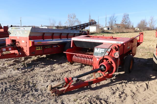 Image of Massey Ferguson 124 equipment image 2