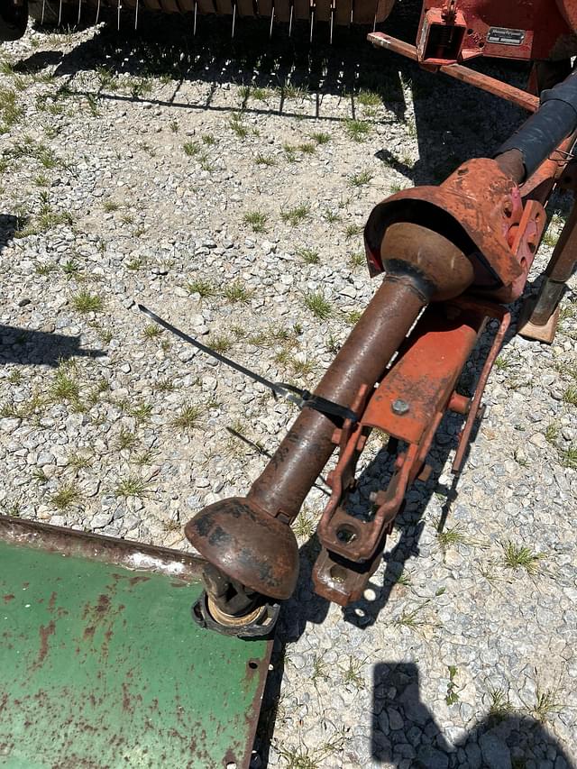 Image of Massey Ferguson 124 equipment image 2