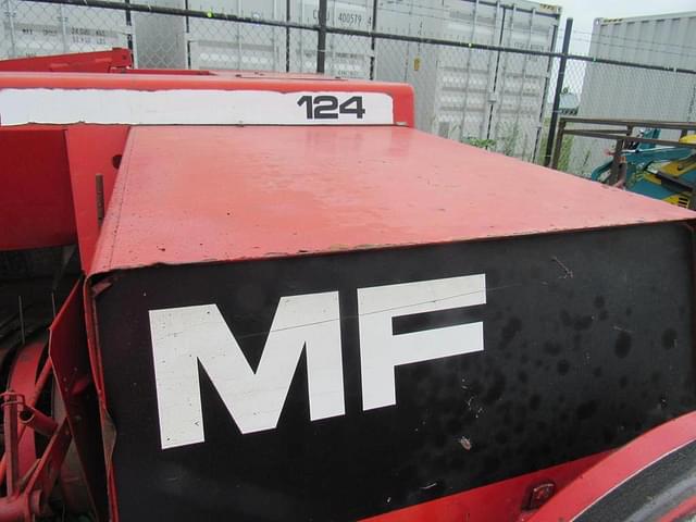 Image of Massey Ferguson 124 equipment image 3