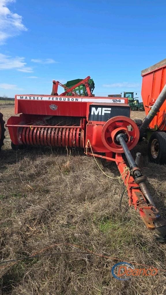 Massey Ferguson 124 Equipment Image0