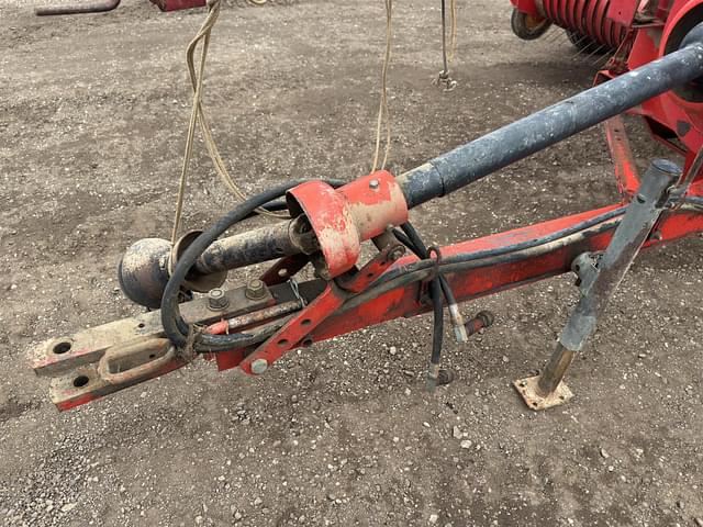 Image of Massey Ferguson 124 equipment image 2