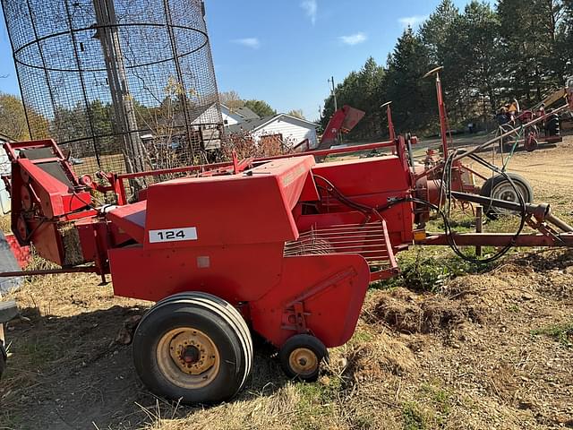 Image of Massey Fergusond 124 equipment image 2