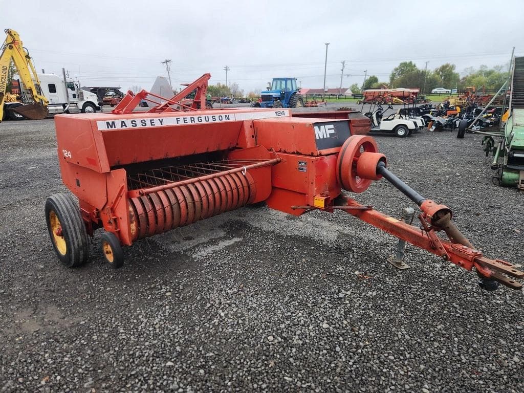 Image of Massey Ferguson 124 Primary image