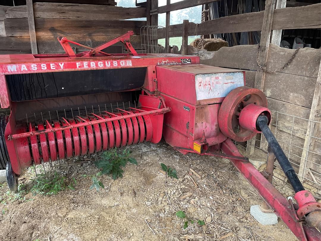 Image of Massey Ferguson 124 Primary image