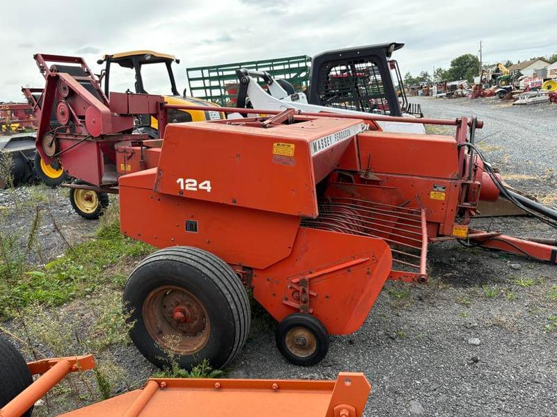 Image of Massey Ferguson 124 Primary image