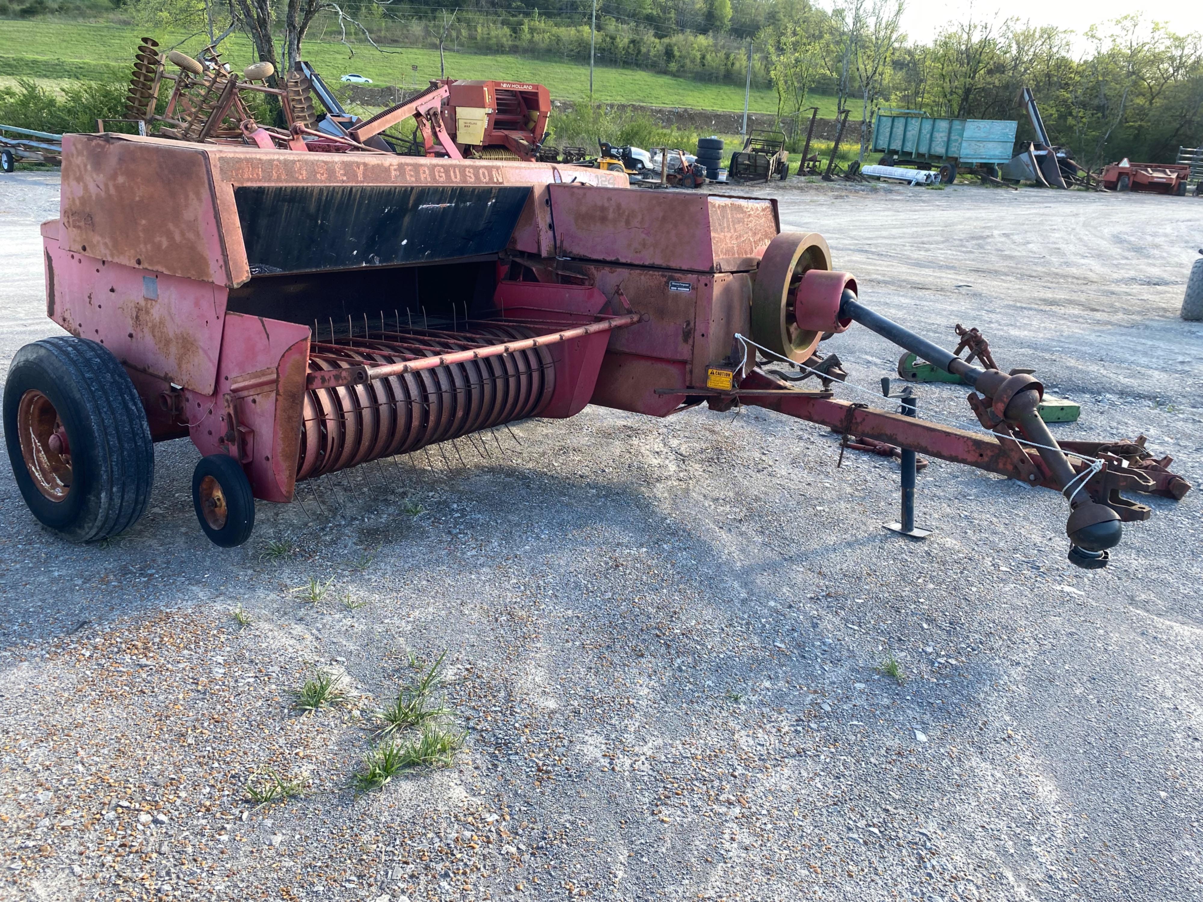 Main image Massey Ferguson 124