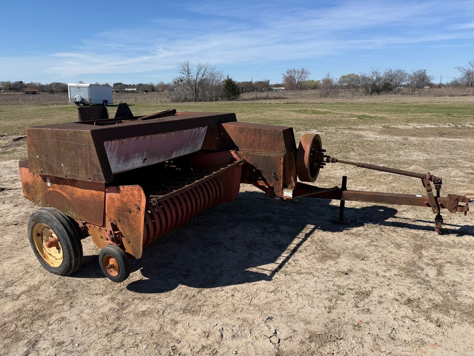 Massey Ferguson 124 Equipment Image0