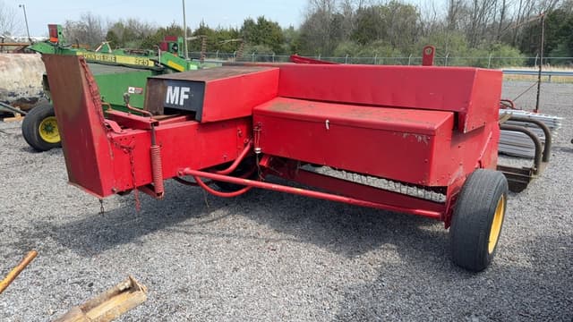 Image of Massey Ferguson 124 equipment image 3