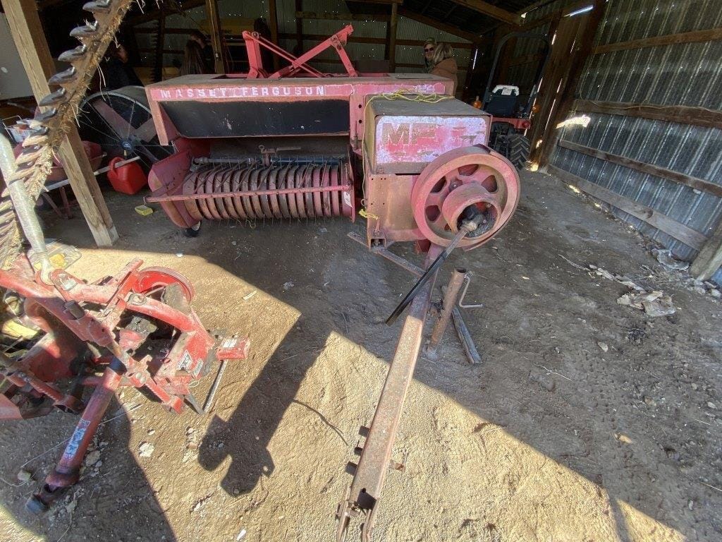 Main image Massey Ferguson 124