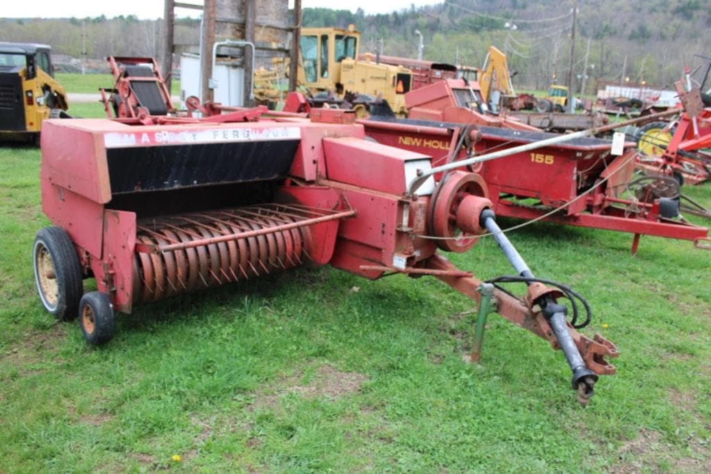 Image of Massey Ferguson 124 Image 0