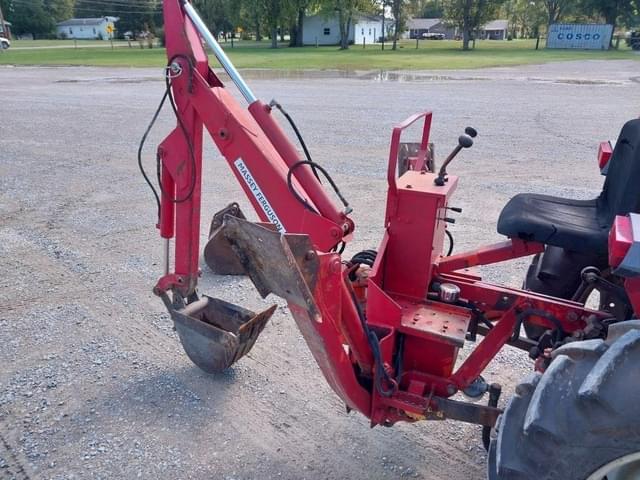 Image of Massey Ferguson 1240 equipment image 4