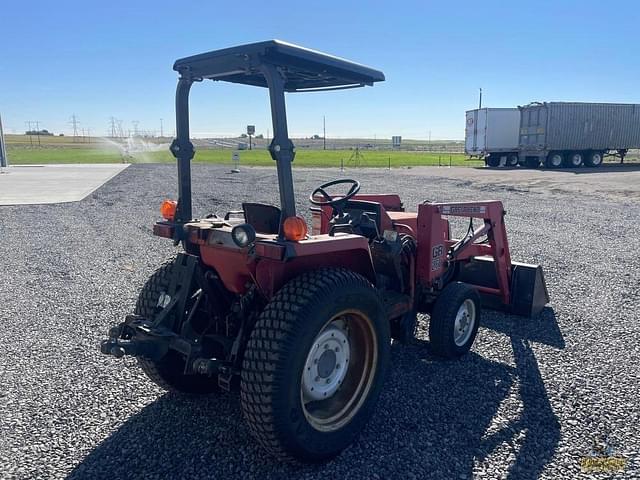 Image of Massey Ferguson 1240 equipment image 4