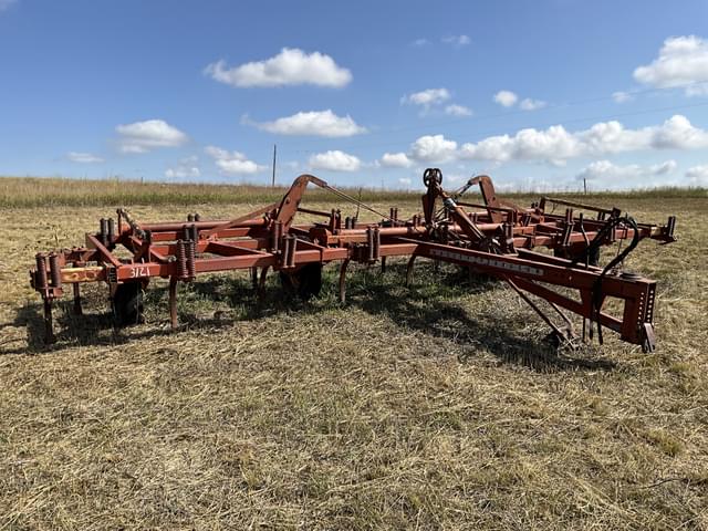 Image of Massey Ferguson 125 equipment image 2
