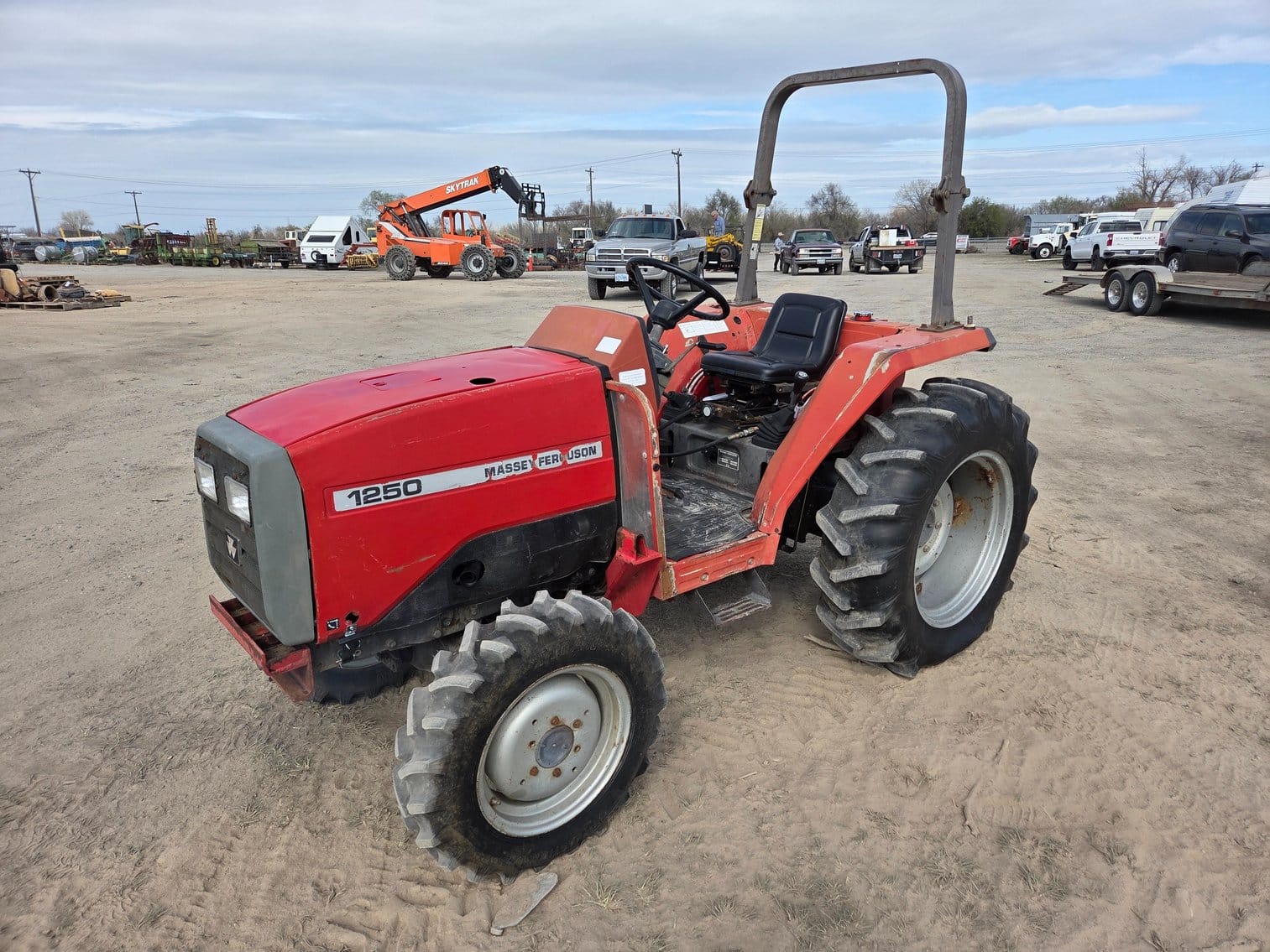 Massey Ferguson 1250 Equipment Image0