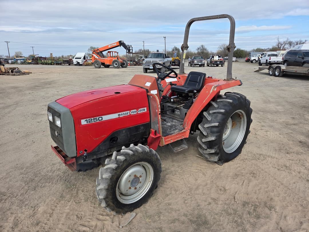Image of Massey Ferguson 1250 Primary image