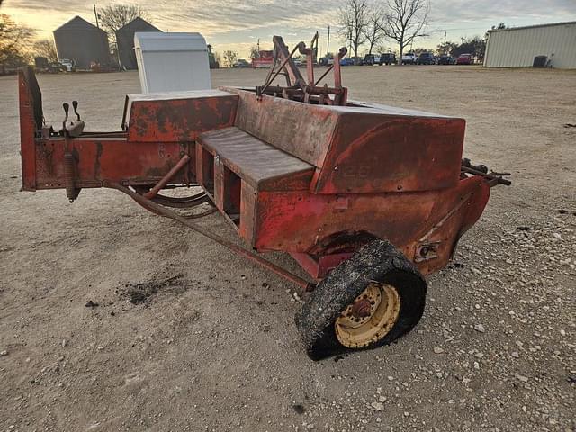 Image of Massey Ferguson 126 equipment image 2