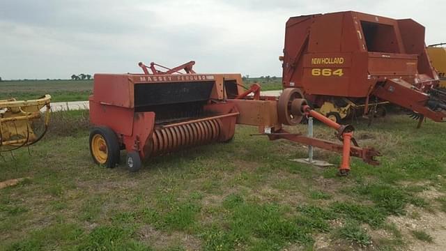 Image of Massey Ferguson 126 equipment image 1