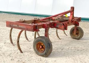 Massey Ferguson 127 Image