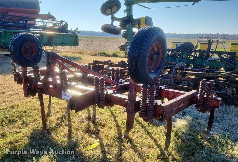 Main image Massey Ferguson 127