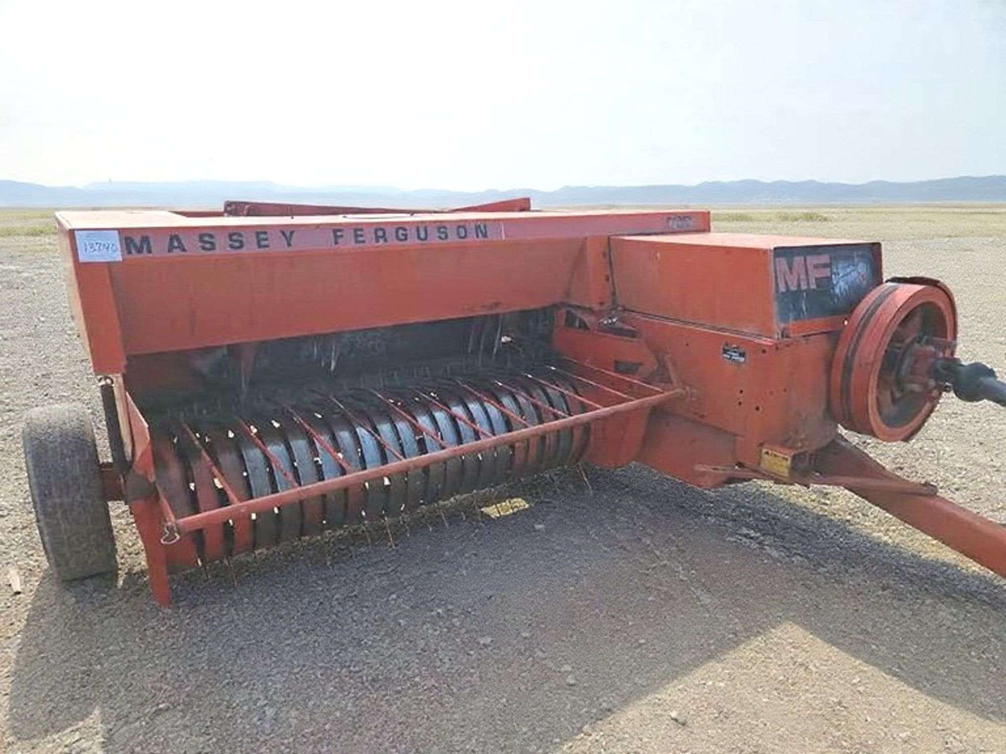 Massey Ferguson 128 Equipment Image0