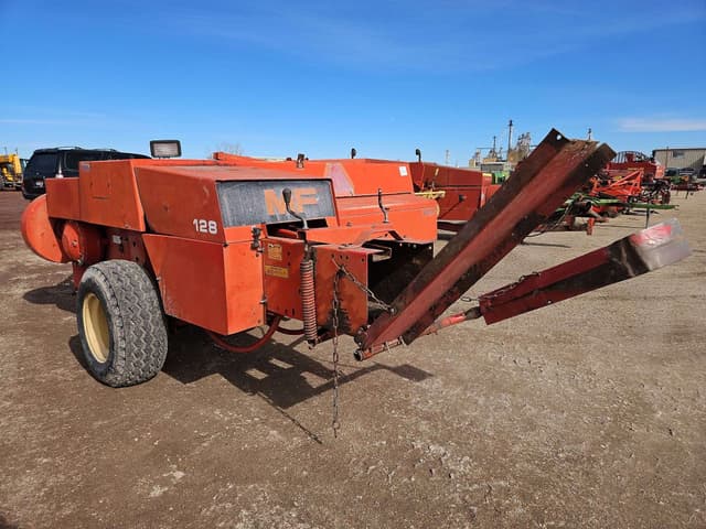 Image of Massey Ferguson 128 equipment image 4