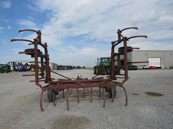 Image of Massey Ferguson 128 equipment image 3