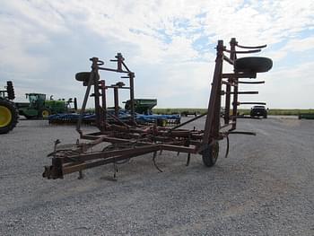 Massey Ferguson 128 Equipment Image0