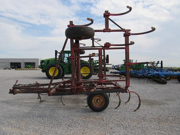 Image of Massey Ferguson 128 equipment image 1