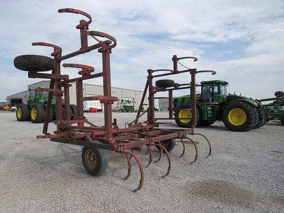 Image of Massey Ferguson 128 equipment image 2