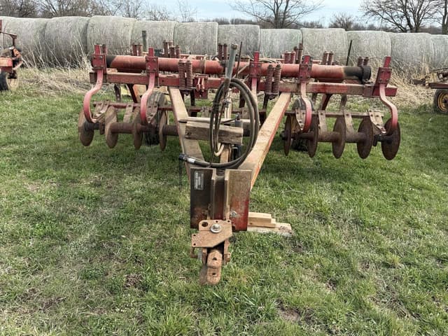 Image of Massey Ferguson 129 equipment image 2