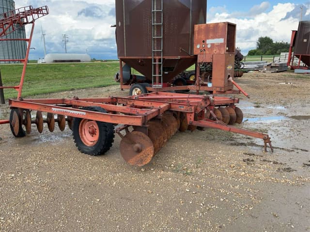 Image of Massey Ferguson 52 equipment image 2