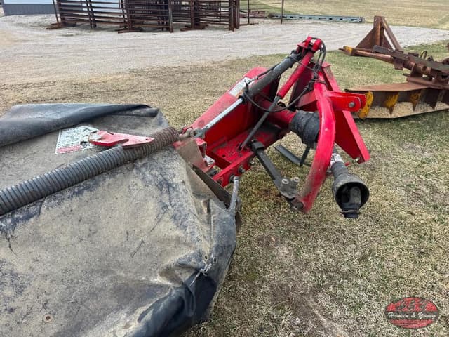 Image of Massey Ferguson 1327 equipment image 2