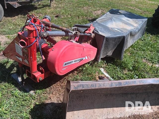 Image of Massey Ferguson 1327 equipment image 2