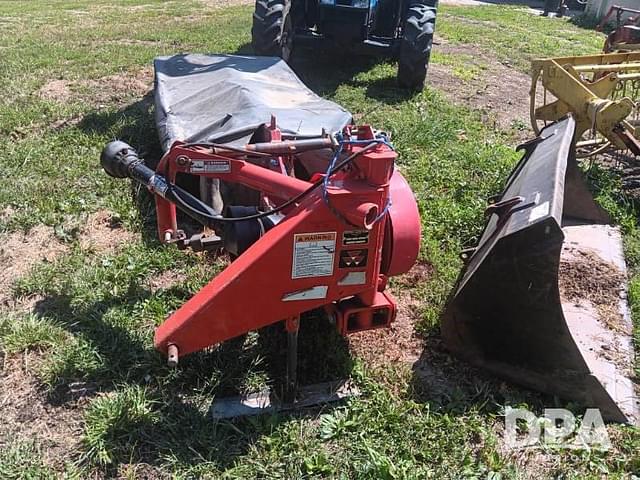 Image of Massey Ferguson 1327 equipment image 1