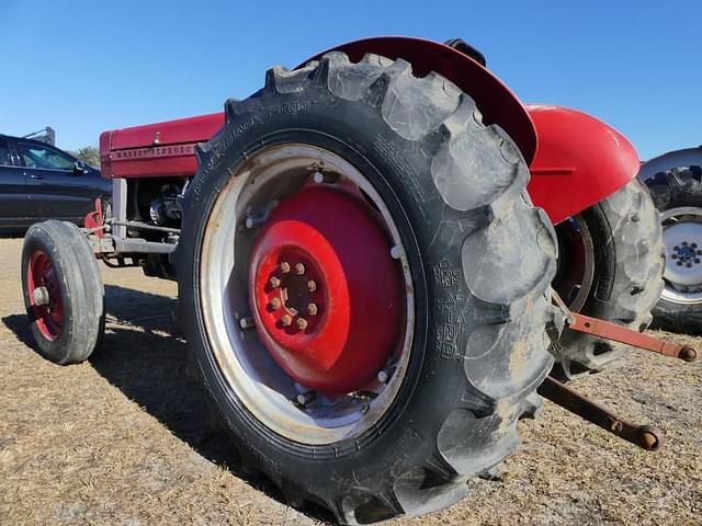 Image of Massey Ferguson 135 equipment image 3