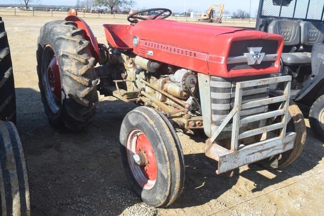 Image of Massey Ferguson 135 equipment image 3