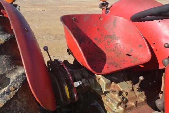 Image of Massey Ferguson 135 equipment image 4