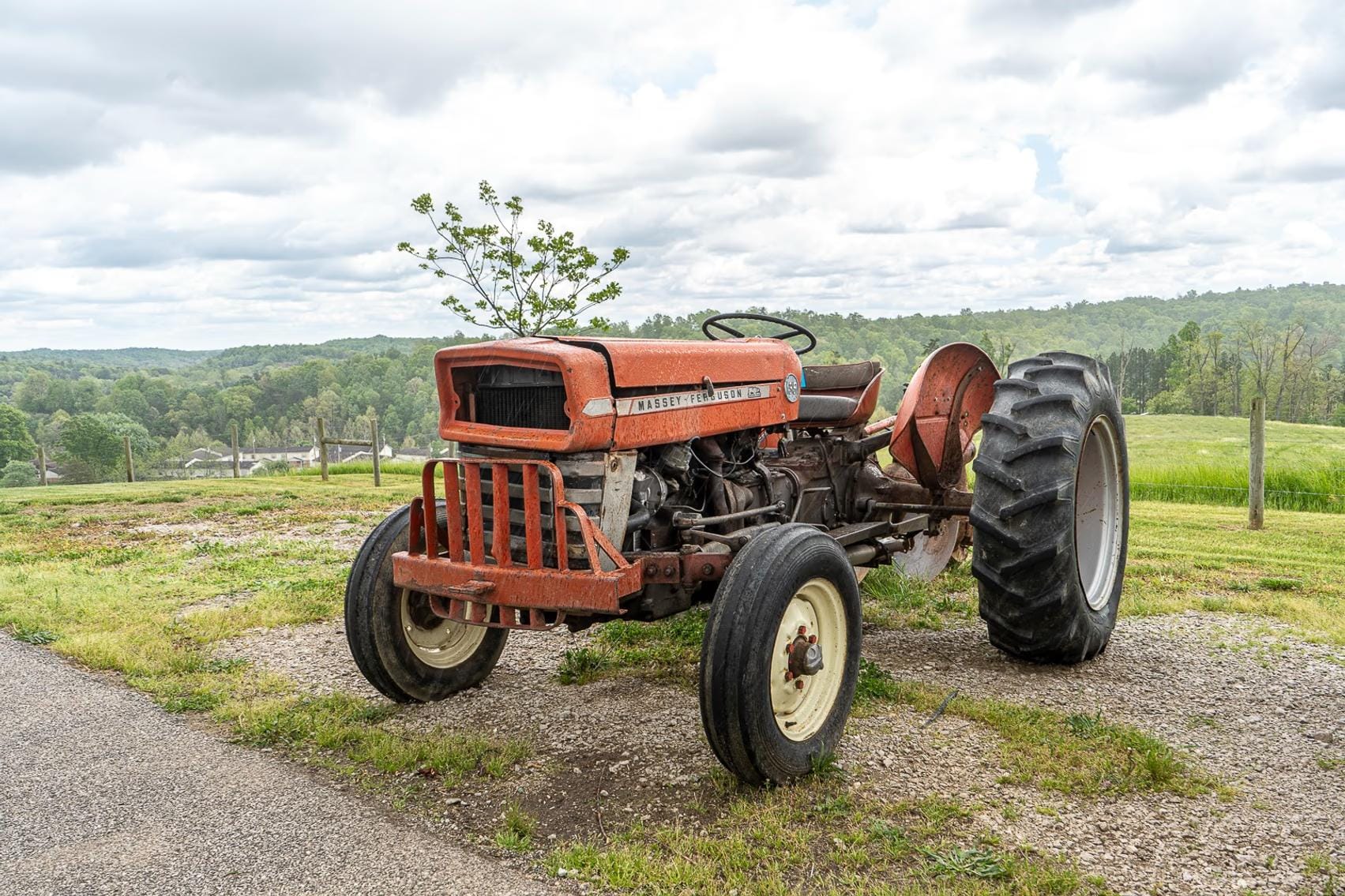 Massey Ferguson 135 Equipment Image0