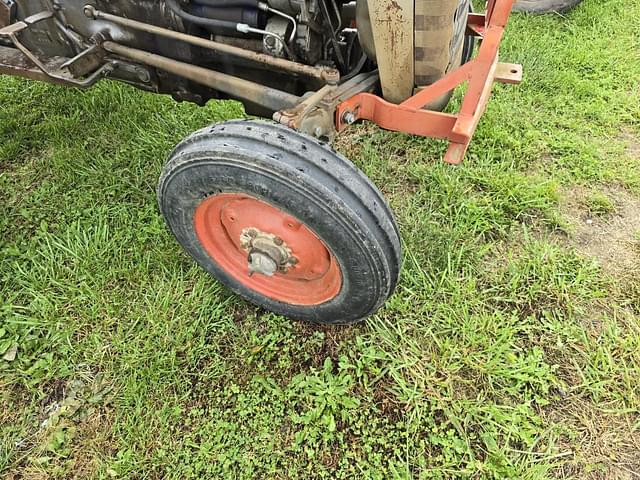 Image of Massey Ferguson 135 equipment image 3