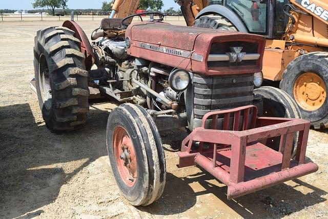 Image of Massey Ferguson 135 equipment image 4