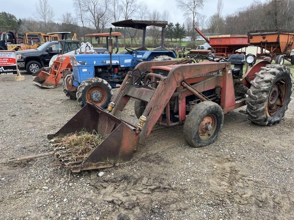 Image of Massey Ferguson 135 Primary image