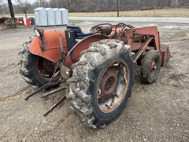 Image of Massey Ferguson 135 equipment image 3