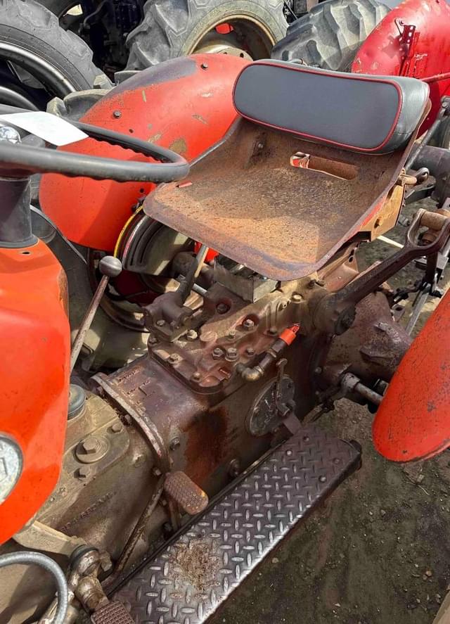 Image of Massey Ferguson 135 equipment image 4