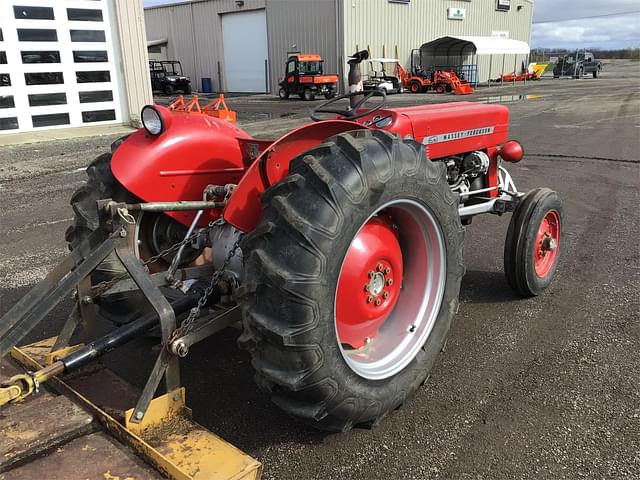 Image of Massey Ferguson 135 equipment image 4