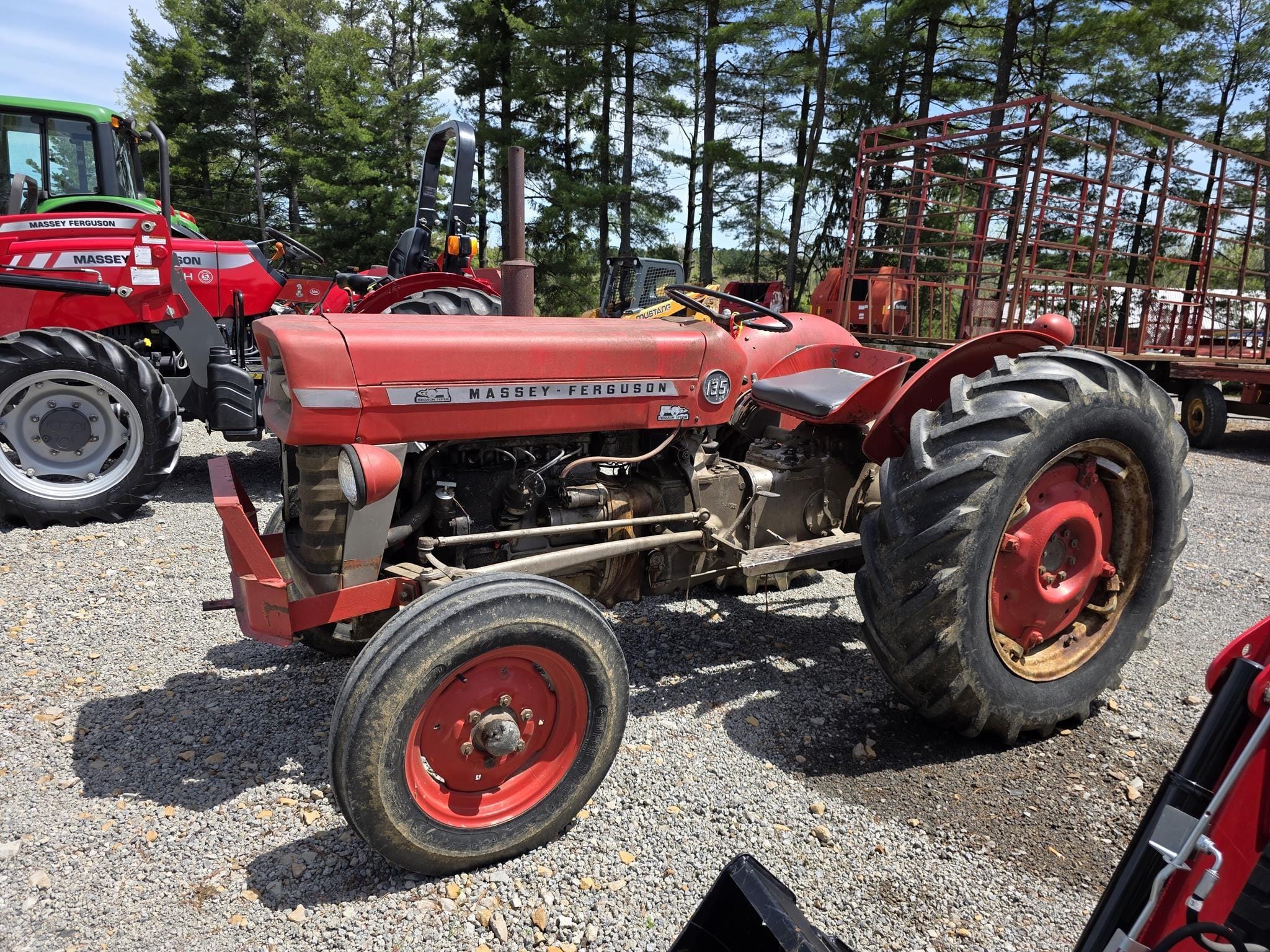 Massey Ferguson 135 Equipment Image0