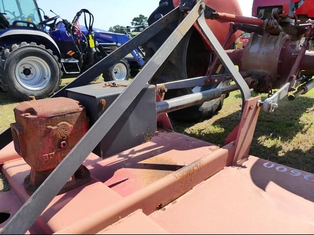 Image of Massey Ferguson 135 equipment image 4